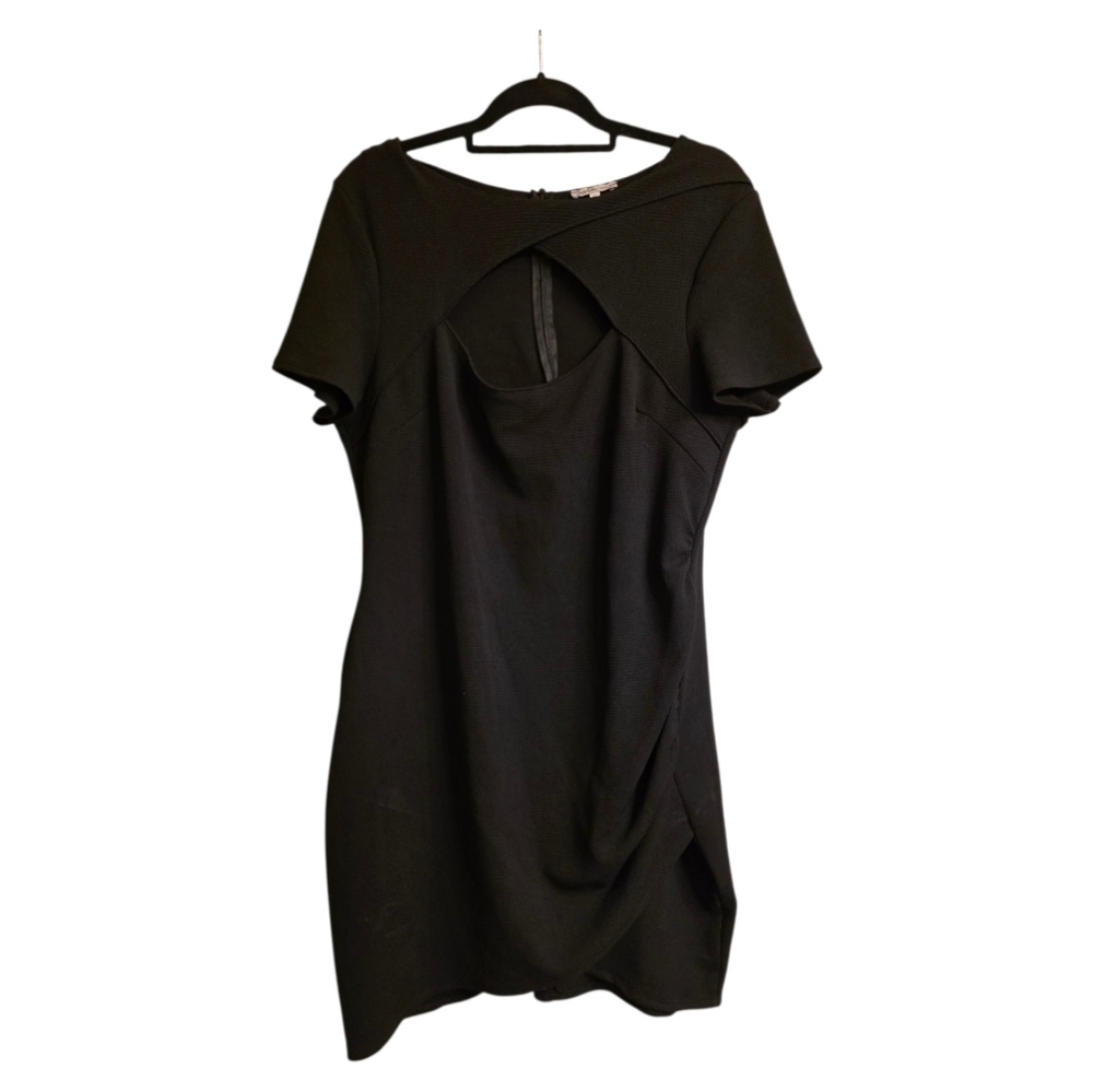 CHARLOTTE RUSSE Black Keyhole Textured Knit Mini Dress - Size 2X